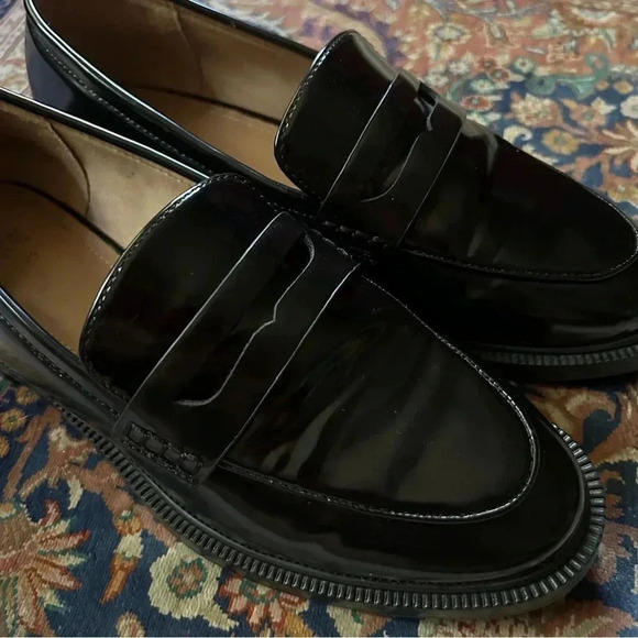 EUC barely worn Black leather patent loafers size EU 36 or US 5. Like new! - Picture 4 of 13